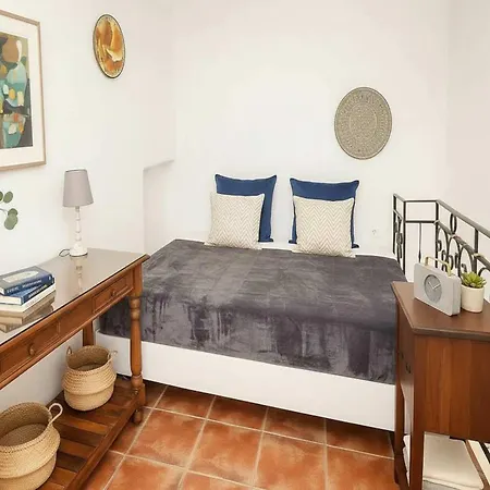 Apartment Lefkes With Village Views